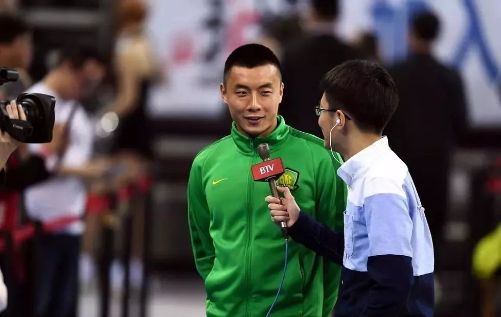 清晨体能课后,丹佛掘金调整名单备战中超,悬念犹存,赛季目标并未改变 清晨体能课后,丹佛掘金调整名单备战中超,悬念犹存,赛季目标并未改变