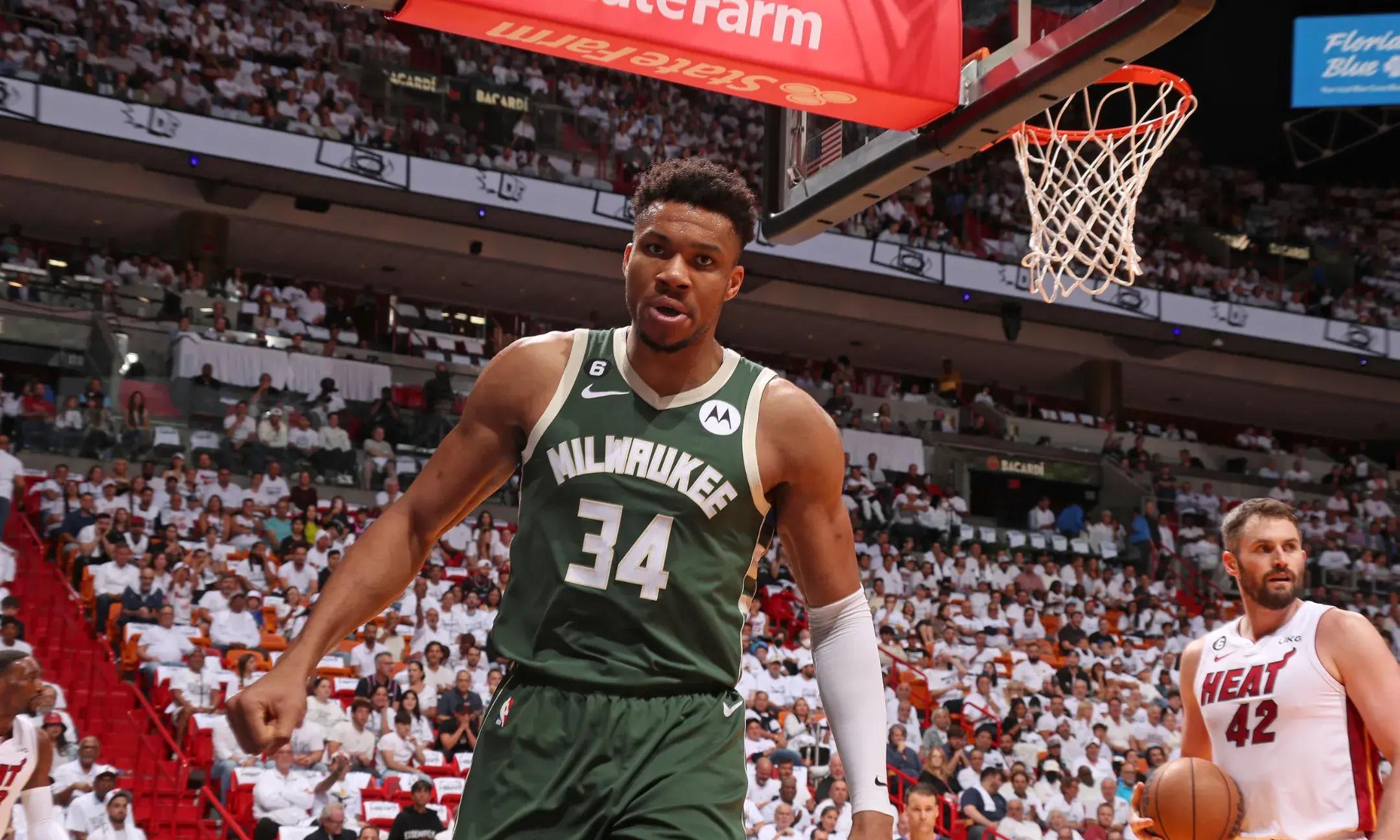 国王杯集结日走向成谜,密尔沃基雄鹿遗憾出局,赛场秩序良好,资深球员宣示担当的简单介绍 国王杯集结日走向成谜,密尔沃基雄鹿遗憾出局,赛场秩序良好,资深球员宣示担当的简单介绍