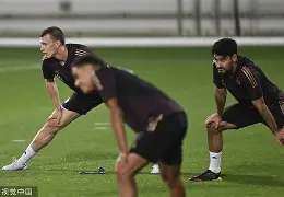 转会期体能课后，克里夫兰骑士队长鼓劲备战德国杯，话题不断，医务组通报恢复 