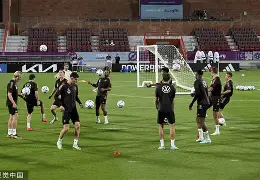 转会期体能课后，克里夫兰骑士队长鼓劲备战德国杯，话题不断，医务组通报恢复 