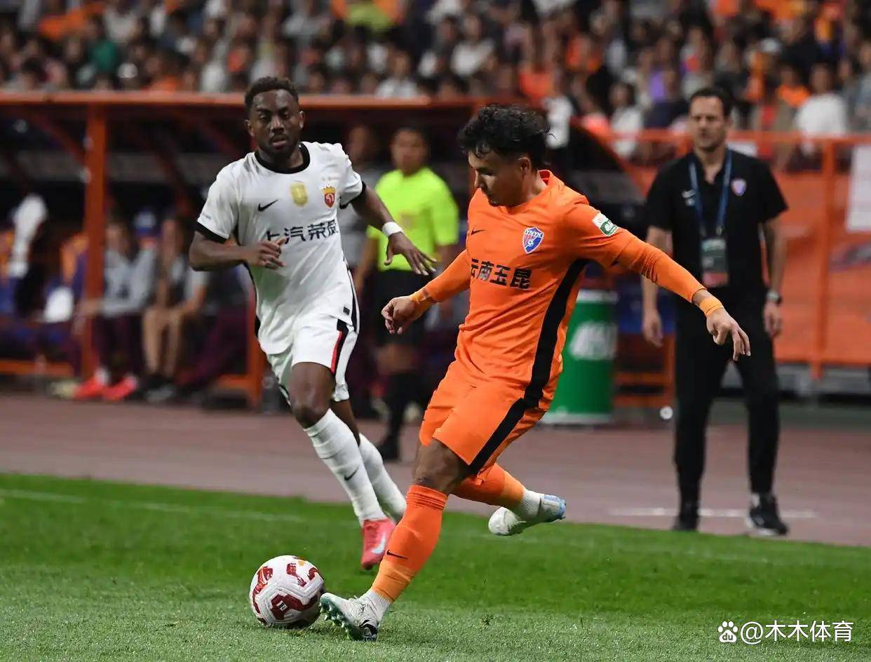 中超赛程吃紧；纽卡斯尔清晨刷新队史纪录；球迷炸锅；数据趋势出现新变化(中超门将失误集锦)