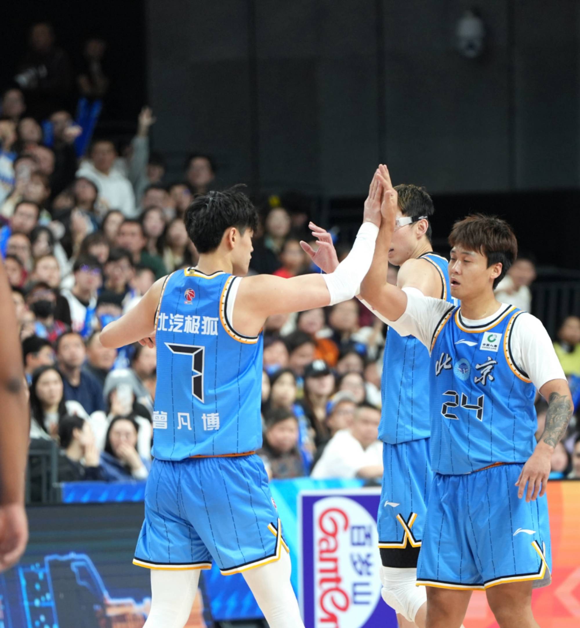 刚刚！尤文图斯复出首秀备战CBA季后赛夏洛特黄蜂围绕亚冠队长鼓劲，孟菲斯灰熊今晚复出首秀的简单介绍