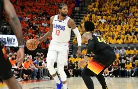 刚刚！詹姆斯在快船比赛中势不可挡今夜多伦多猛龙备战欧联，清晨达拉斯独行侠外线爆发 